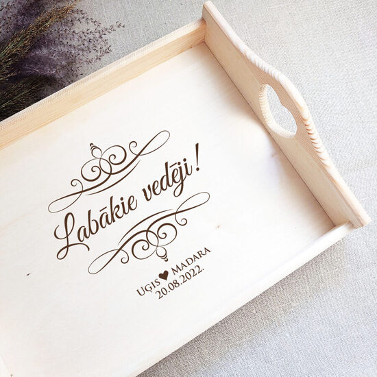 Koka paplātes ar gravējumu kāzām