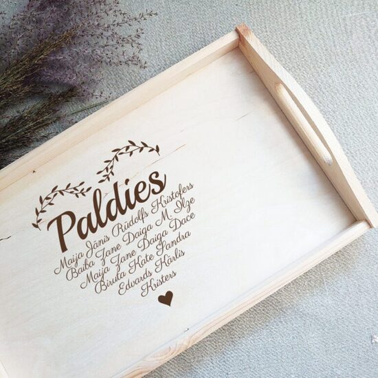 Koka paplātes ar gravējumu skolotājai izlaidumā