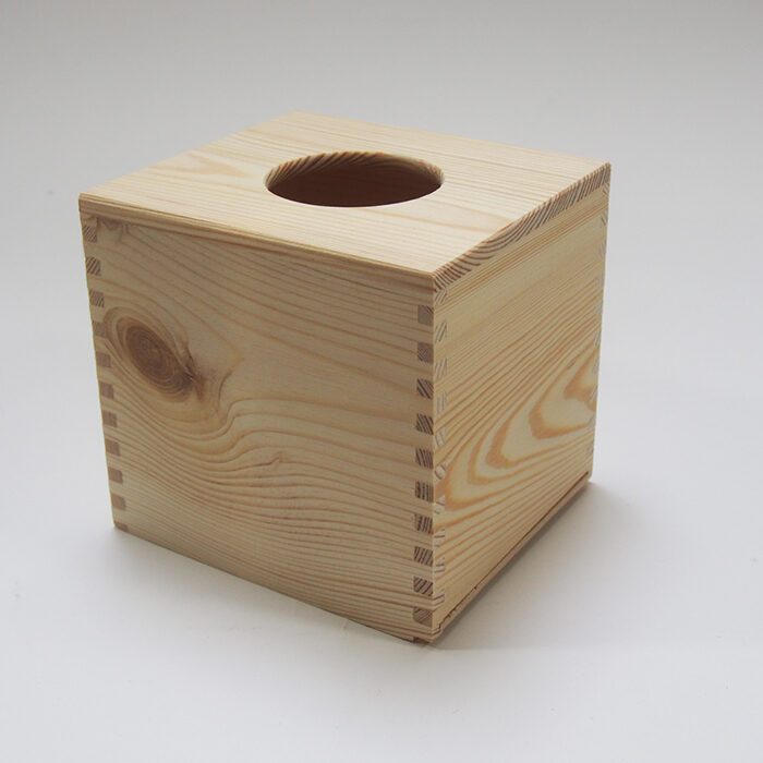 Koka kaste salvetēm - kvadrātveida 145x130x140 mm /ZSKK44/