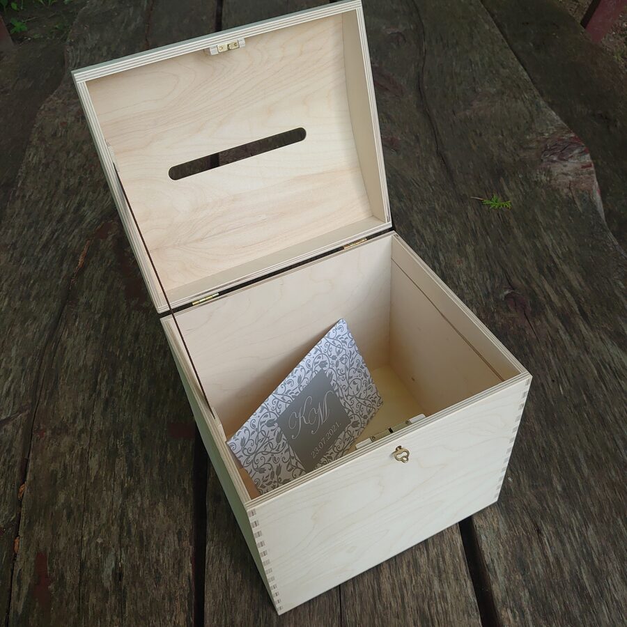 Koka kaste dāvanu aploksnēm ar atslēdziņu /ZSKK242/