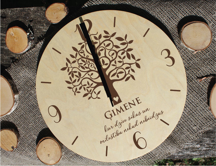 Koka sienas pulkstenis ar gravējumu - Ģimenes koks