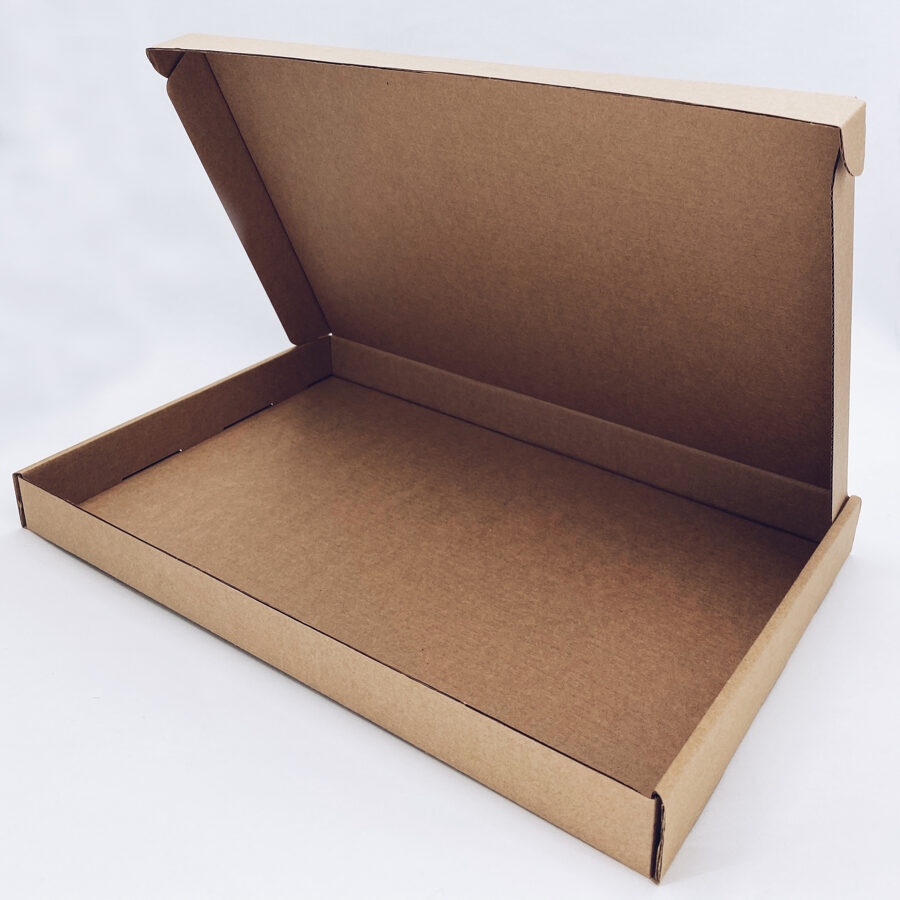Kartona kaste sūtījumiem un dāvanām 320x215x27 mm ar/bez apdrukas/ZSK91/