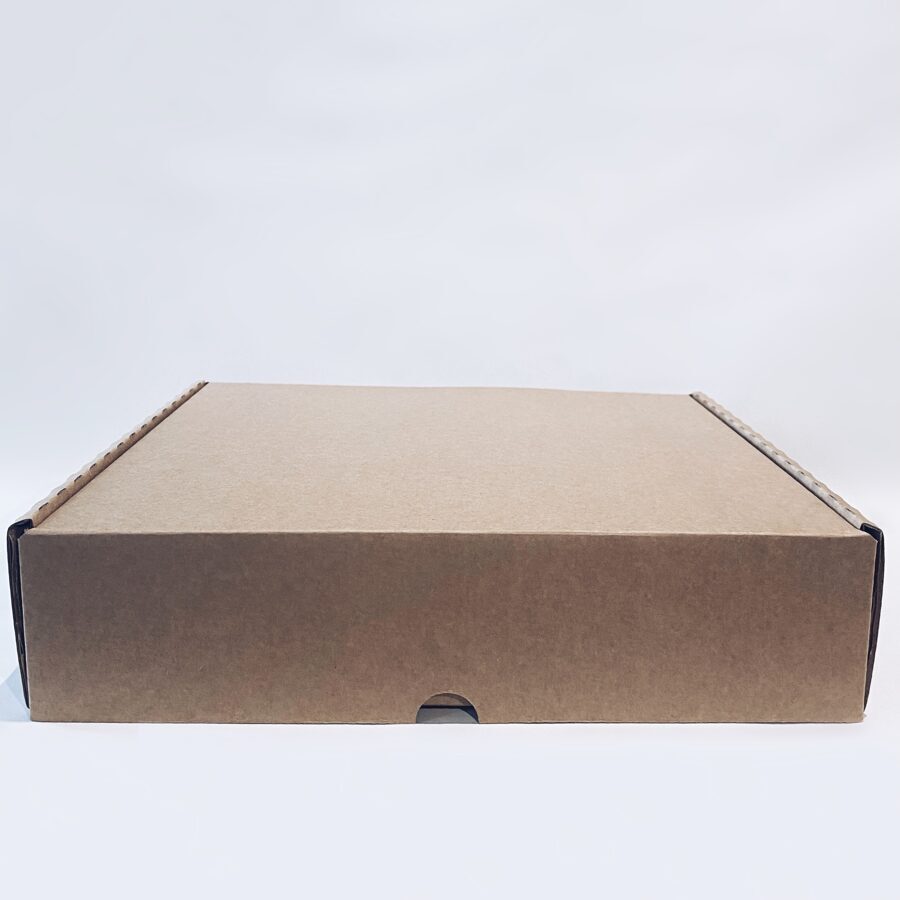 Lielā kartona kaste sūtījumiem un dāvanām 500x400x100 mm ar/bez apdrukas/ZSK97/