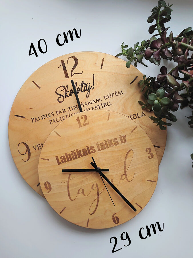 Koka sienas pulkstenis ar gravējumu - PĻAVA /29 cm vai 40 cm/