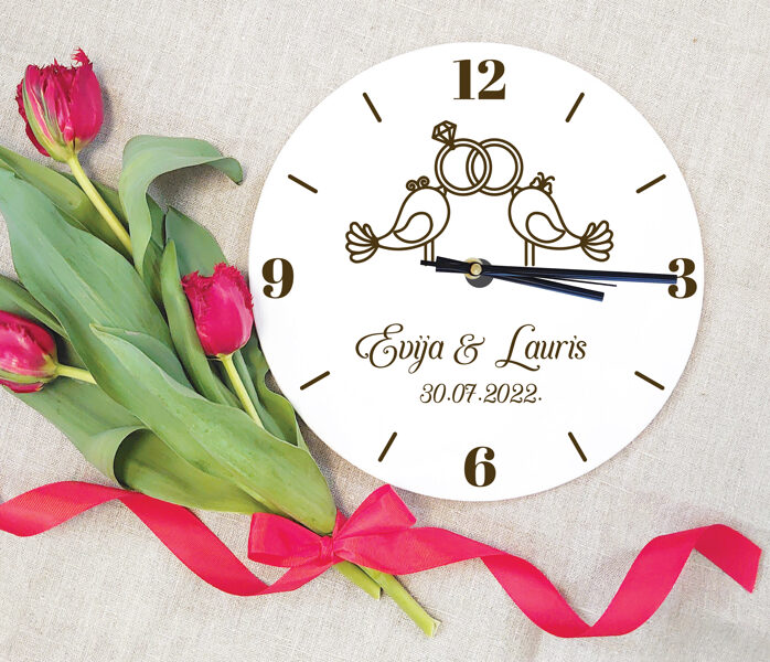 Koka sienas pulkstenis ar gravējumu - Gredzenu putniņi