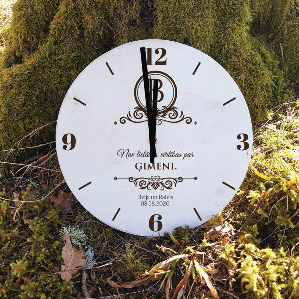 Koka sienas pulkstenis ar gravējumu - Monogramma 1