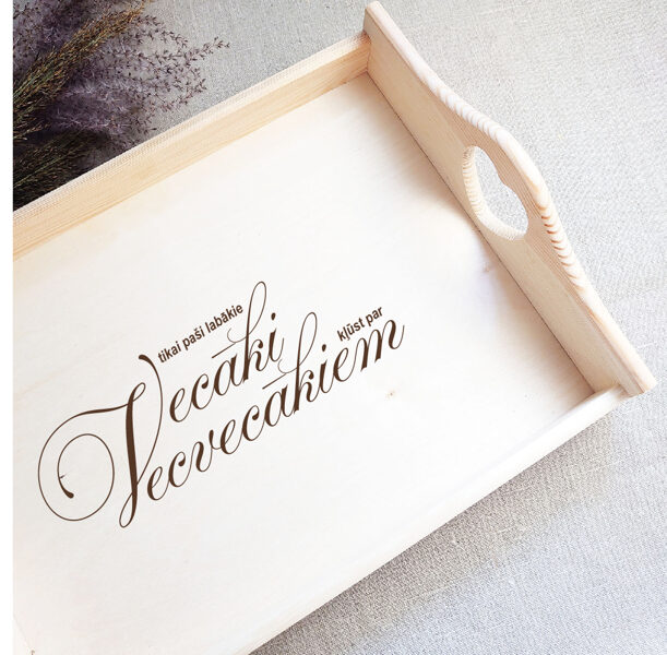 Koka paplāte ar gravējumu - Vecvecāki
