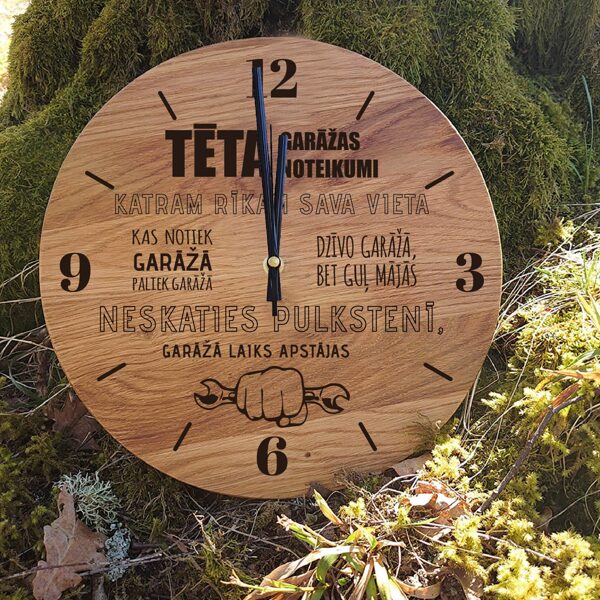 Koka sienas pulkstenis ar gravējumu - Tēta garāžas likumi